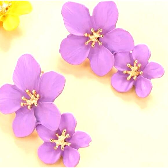 Boho Lavender Metal Flower Earrings - Picture 1 of 1